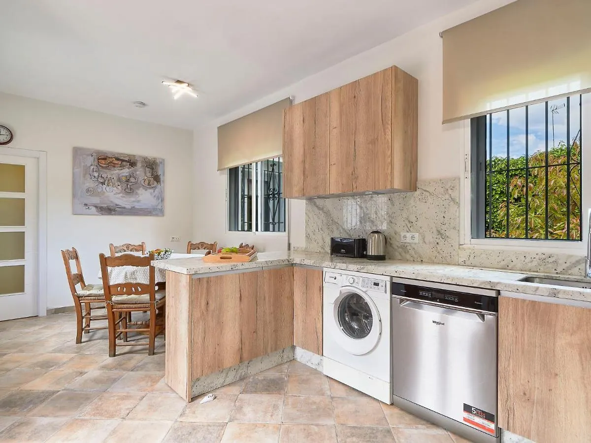 Villa Los Benson By Interhome Marbella